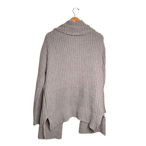 Vici Chunky Cardigan Gray Sweater Size Medium Pockets Waterfall - Picture 8 of 11